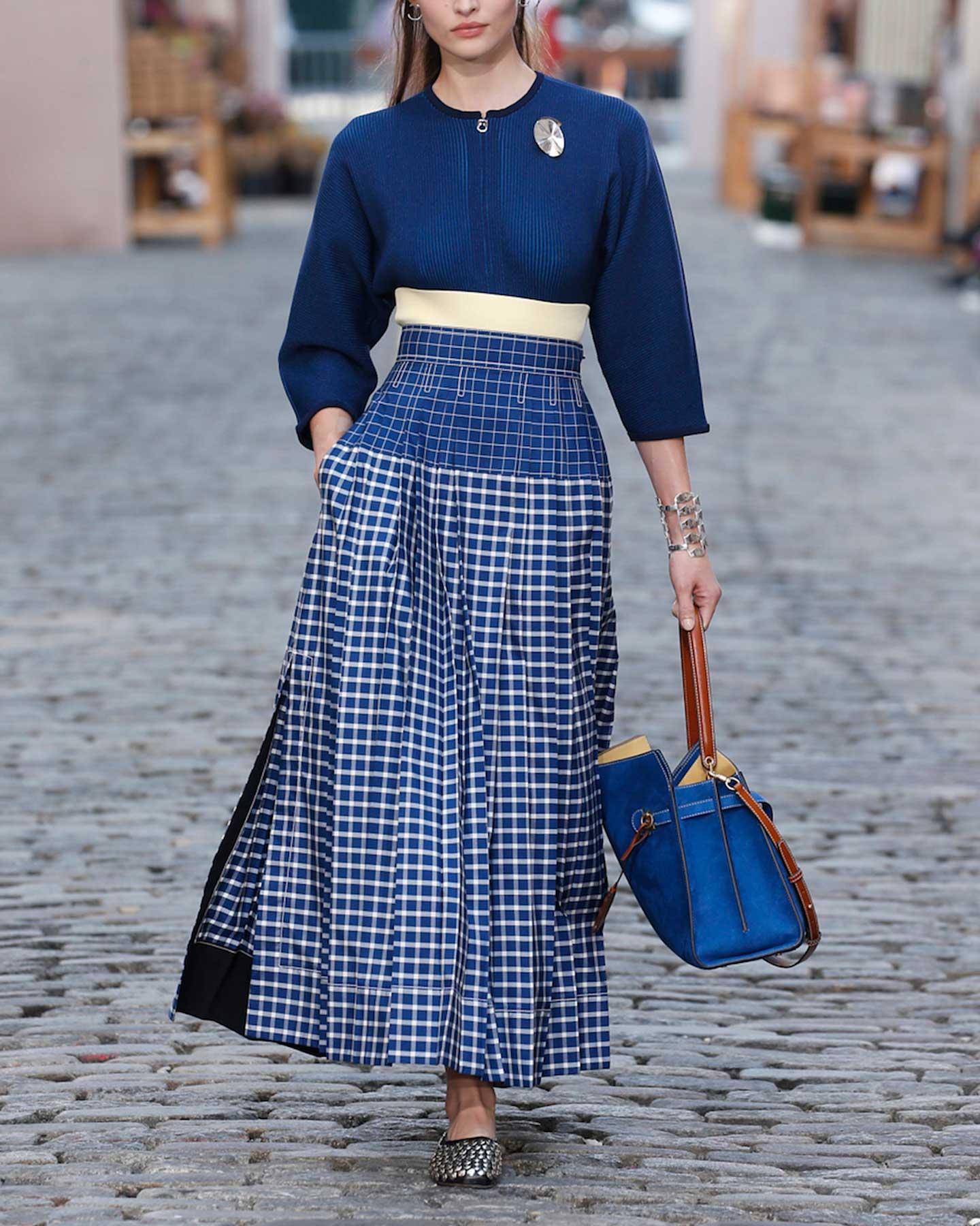 Everything you need to know to combine navy blue - Lookiero Blog
