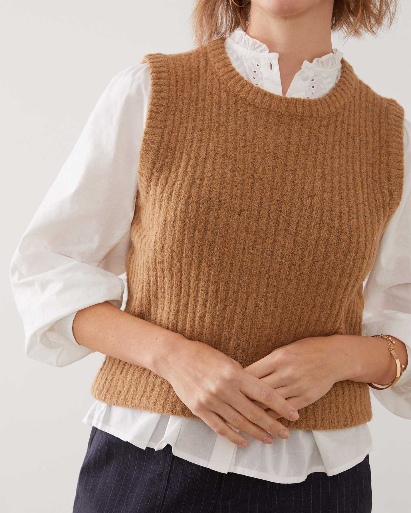 How to team up a knitted vest in 5 styles - Lookiero Blog