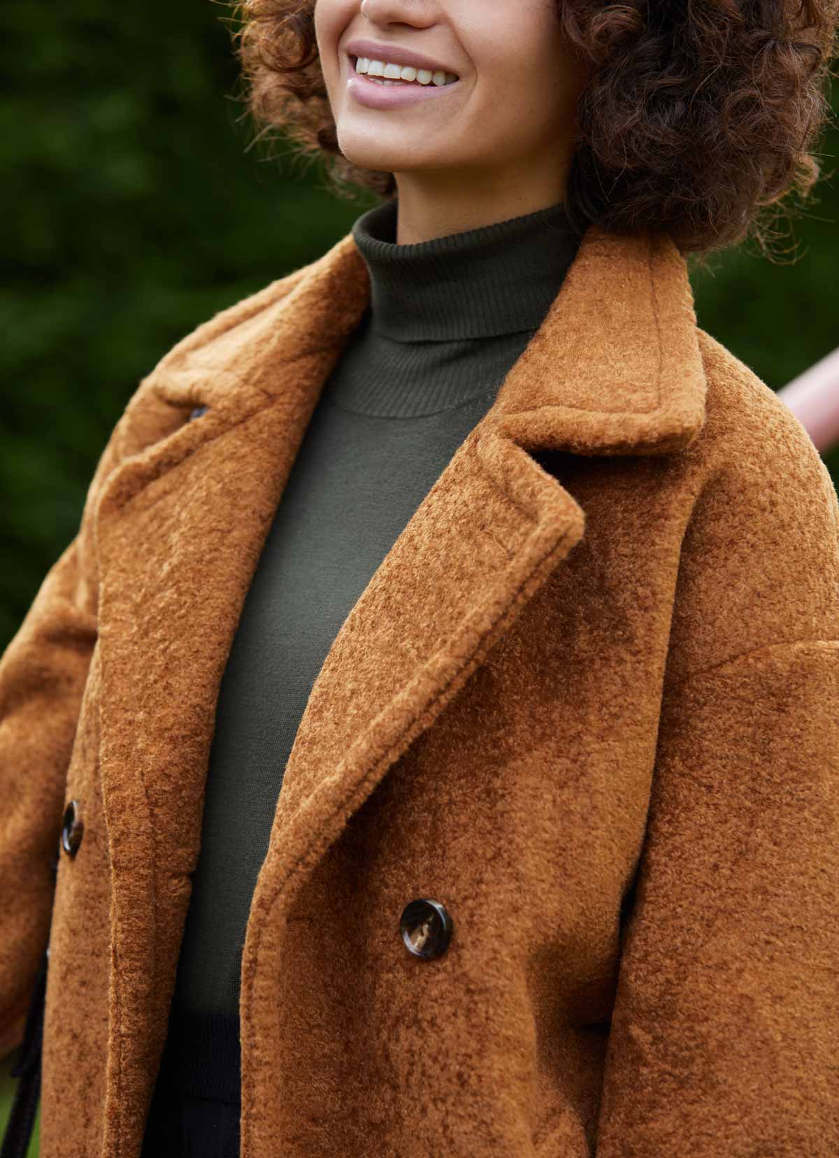 abrigo peluche marrón