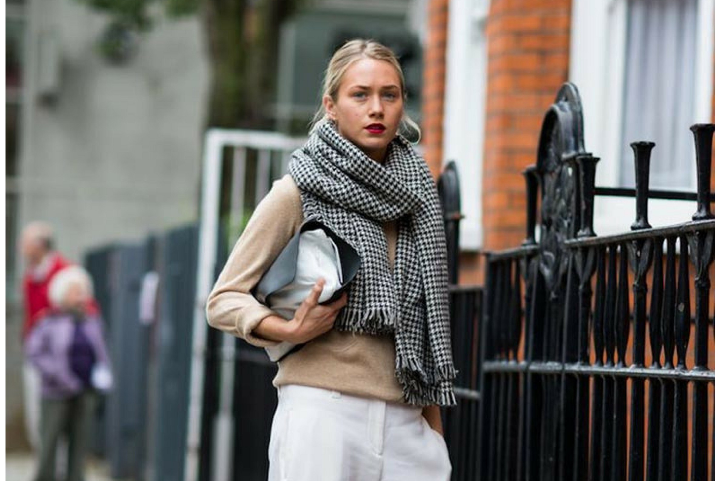5 maneras de ponerse un foulard - Lookiero